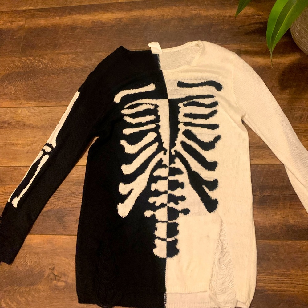 Long Skelaton Sweater